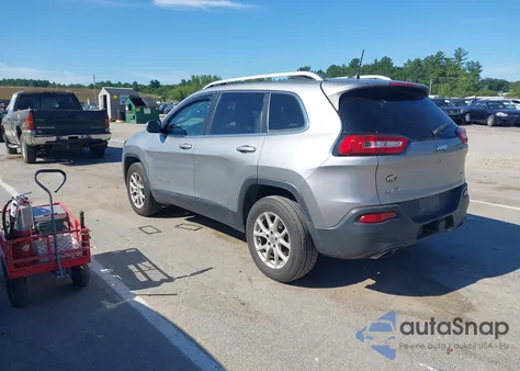 2017 Jeep Cherokee Latitude 4X4 z USA, uszkodzony, nr VIN 1C4PJMCS4HW635893